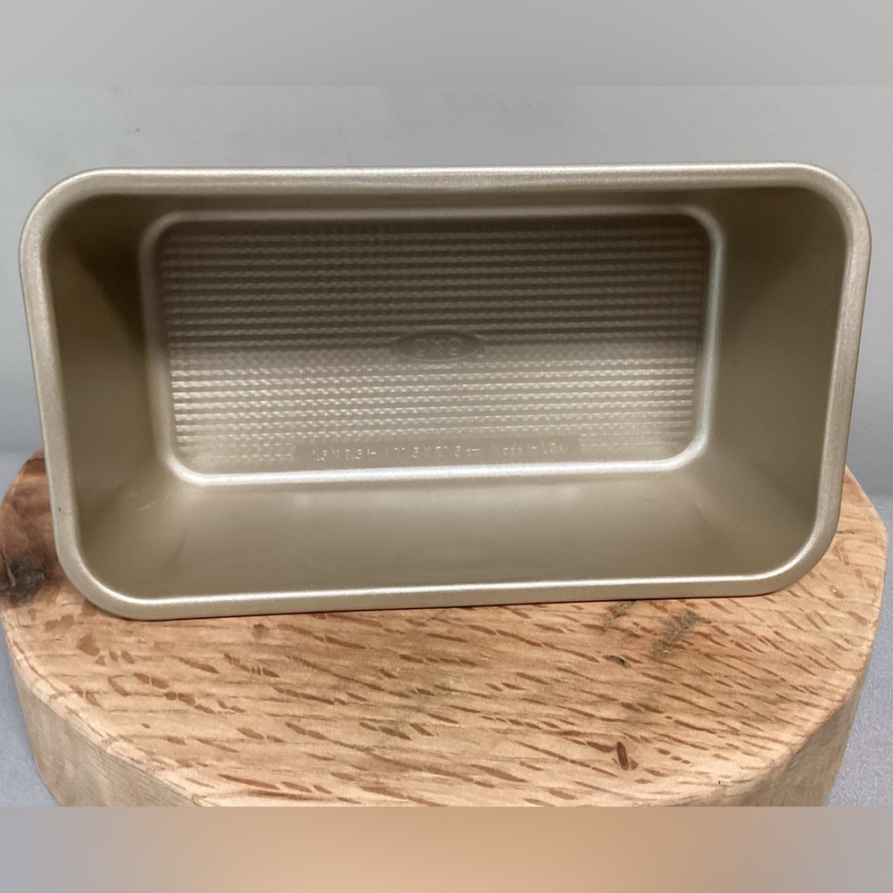 🟡 Oxo Loaf Pan - Like New Condition - Made In USA - Heavy Metal Construction